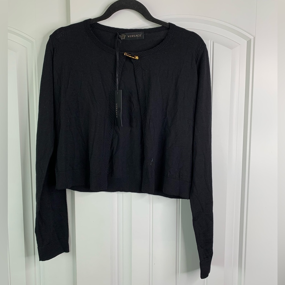 versace black safety gold pin crop cashmere sweater